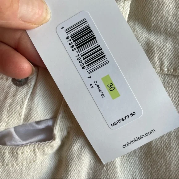 Calvin Klein Jeans High Rise 90’s Fit Ivory Denim Jeans NWT Women 29, 30 - Picture 13 of 16